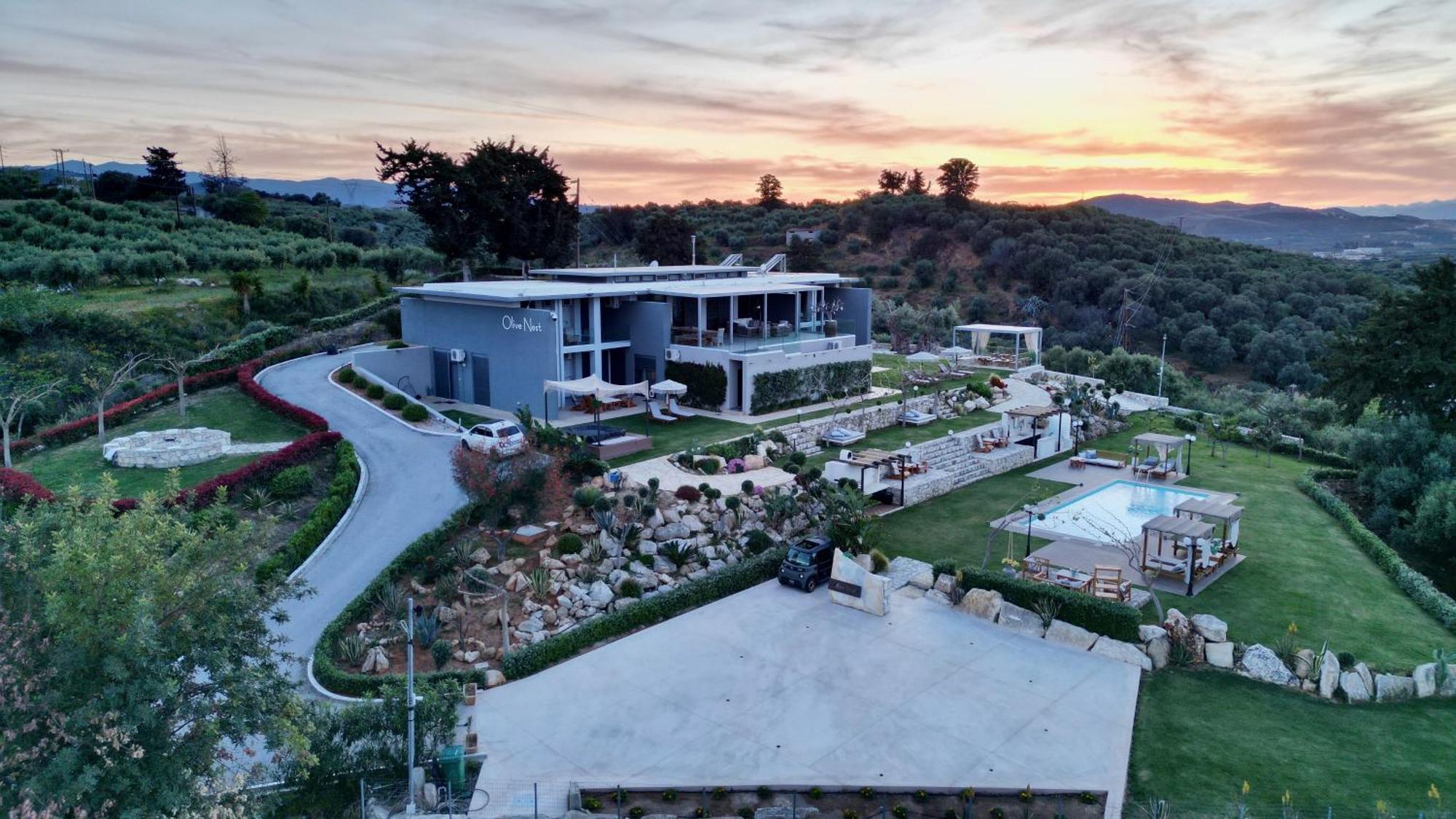 Olivenest Chania Executive Villa Perivolia  Bagian luar foto