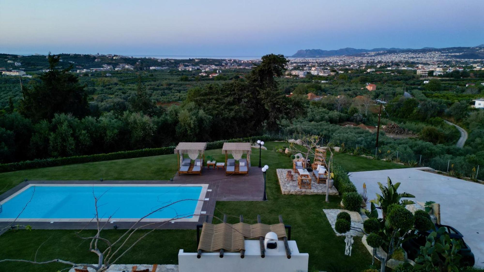 Olivenest Chania Executive Villa Perivolia  Bagian luar foto